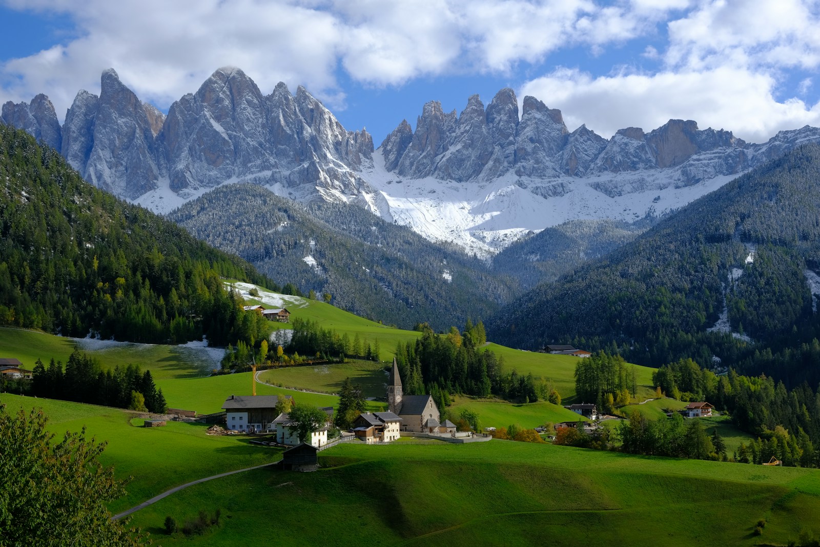 Conquérir les Dolomites en supercar : à l&rsquo;assaut des panoramas italiens