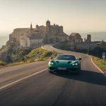 Supercars et routes de la Géorgie : roadtrip entre Caucase, monastères perchés et panoramas sauvages