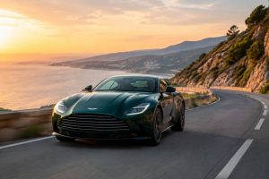 Aston Martin location : guide pour un roadtrip en supercar sur les routes mythiques en Europe