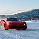 Lapland ice driving : le guide ultime pour un roadtrip en supercar sur glace en Laponie