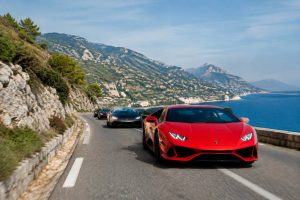 Rallye automobile touristique : les plus beaux itinéraires à découvrir en supercar