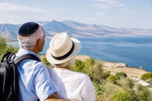 Voyage senior juif : conseils pour un road trip confortable et inoubliable
